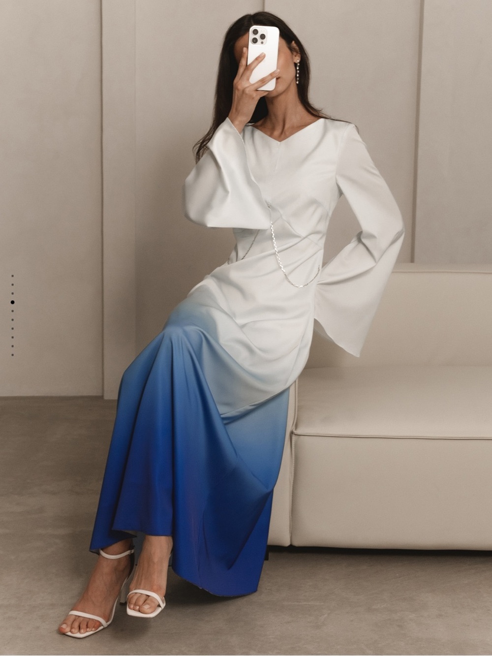 Maxi dress with gradient on the skirt and chain decor